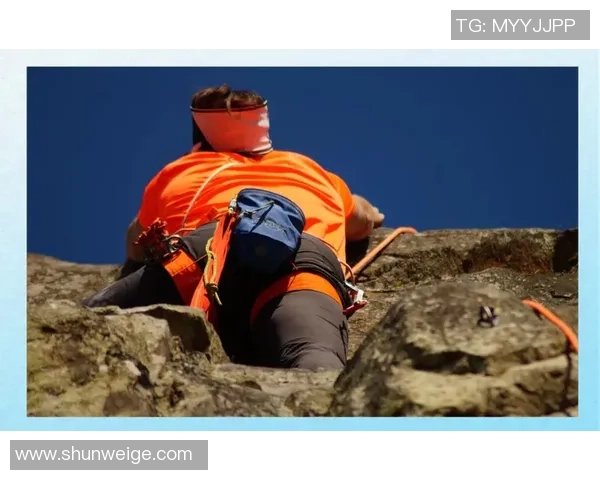 上海攀岩队的防反策略解析与攀岩热点的深度探讨 上海攀岩队的防反策略解析与攀岩热点的深度探讨